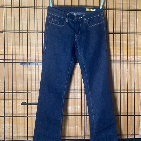 BLANK NYC Throwback Mid-rise Straight Leg Jeans - Picture 4 of 9